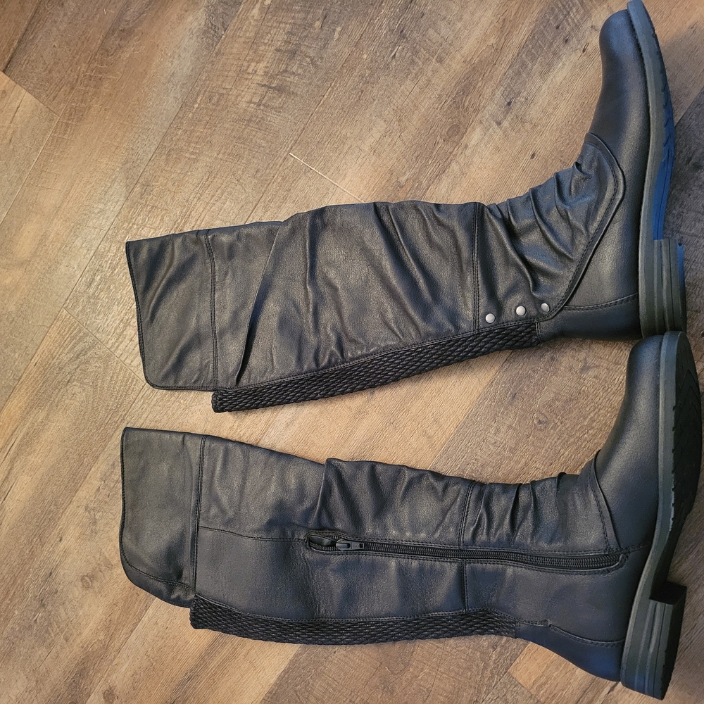Black Women's Knee-High Boots